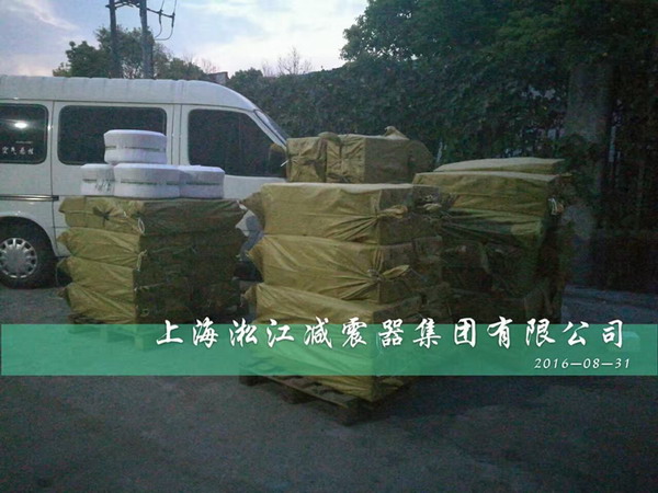 哪里的生產(chǎn)廠家有賣大口徑橡膠接頭？