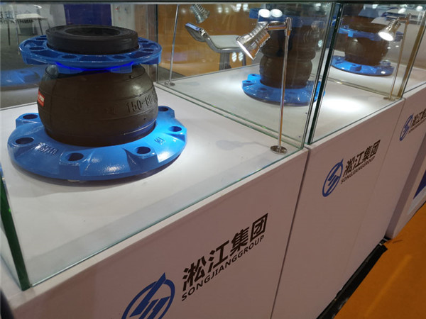 上海＂DN150橡膠軟接頭＂橡膠材質(zhì)根據(jù)使用介質(zhì)選擇